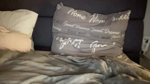 Snapshot of chase_vicky chatting on 10-25-25, 06:46 Vicky online show from 10-25-25, 06:46