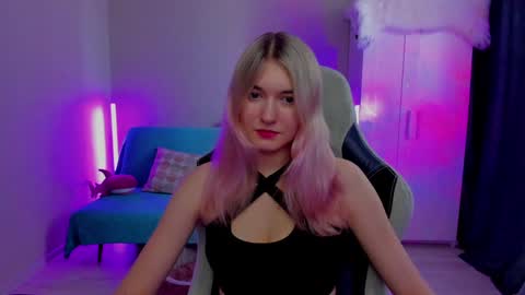 Snapshot of chatur_lady_ chatting on 02-06-25, 06:18 Betty online show from 02-06-25, 06:18