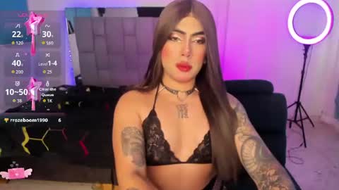 Snapshot of chaturmodels chatting on 06-22-26, 09:34 Sophie online show from 06-22-26, 09:34