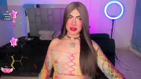 Snapshot of chaturmodels chatting on 07-16-26, 02:06 Sophie online show from 07-16-26, 02:06