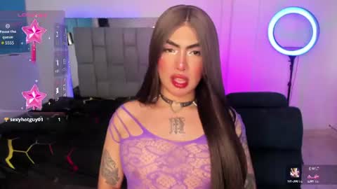 Snapshot of chaturmodels chatting on 07-19-26, 09:07 Sophie online show from 07-19-26, 09:07