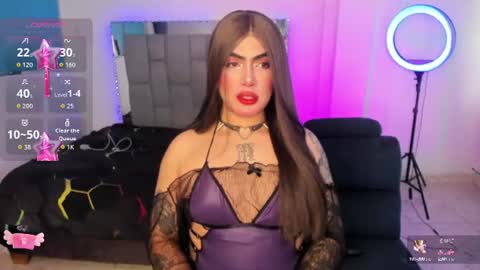 Snapshot of chaturmodels chatting on 07-25-26, 07:44 Sophie online show from 07-25-26, 07:44