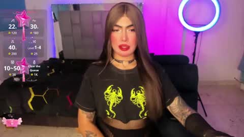 Snapshot of chaturmodels chatting on 07-27-26, 11:56 Sophie online show from 07-27-26, 11:56
