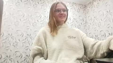 Snapshot of chauknispel chatting on 05-03-26, 10:27 Olivia online show from 05-03-26, 10:27