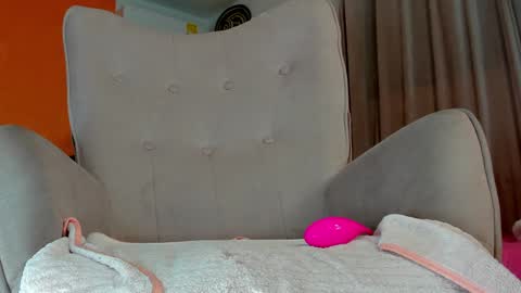 Snapshot of chaybell_ chatting on 12-02-24, 06:30 Chay online show from 12-02-24, 06:30