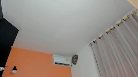 Snapshot of chaybell_ chatting on 12-11-24, 04:28 Chay online show from 12-11-24, 04:28