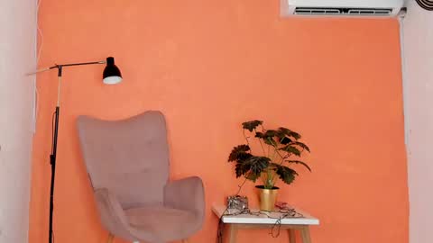 Snapshot of chaybell_ chatting on 12-12-24, 03:32 Chay online show from 12-12-24, 03:32