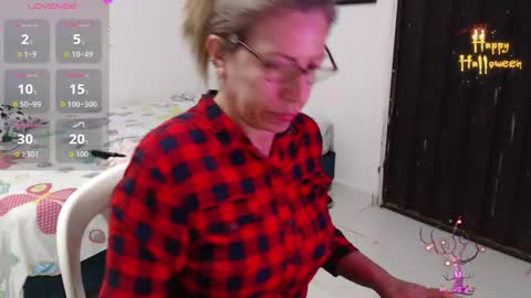 CHAYLA VICTORIA RUIZ  online show from 10-15-25, 09:20