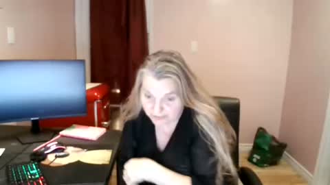 chealsiek online show from 10-27-25, 12:15