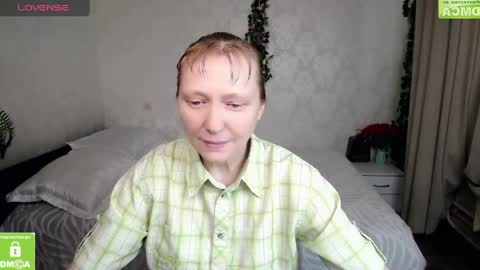 cheerful_madam1 online show from 04-25-26, 09:01