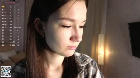 Snapshot of chelseafarro chatting on 05-31-26, 06:09 Alice online show from 05-31-26, 06:09