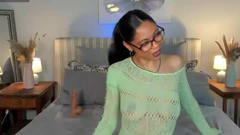 Snapshot of chelseaquin chatting on 11-17-25, 07:47 Chelseaquinn online show from 11-17-25, 07:47