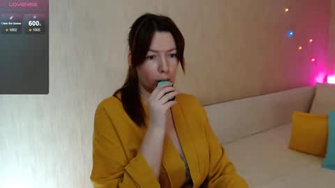 Snapshot of chelsey_rayne chatting on 03-11-25, 08:53 Instagram faroffland online show from 03-11-25, 08:53