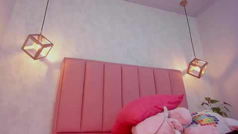 Snapshot of chelsyquinn chatting on 02-15-25, 07:38 Camila online show from 02-15-25, 07:38