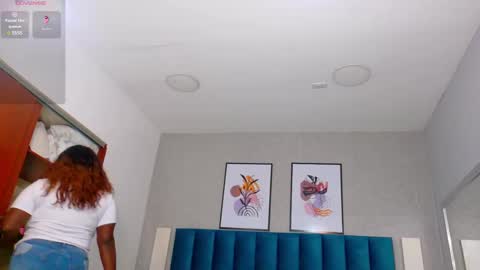 Snapshot of cheneelllorens chatting on 01-21-25, 02:11 online show from 01-21-25, 02:11