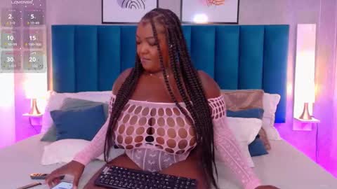 Snapshot of cheneelllorens chatting on 09-27-25, 08:36 online show from 09-27-25, 08:36