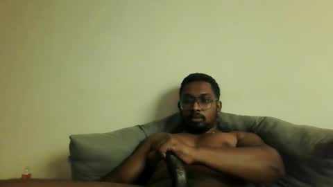 Snapshot of chennaibull1011 chatting on 06-01-26, 09:00 chennaibull1011 online show from 06-01-26, 09:00