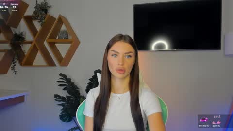 Snapshot of cherry__kiss chatting on 06-01-26, 06:26 Cherry Kiss online show from 06-01-26, 06:26