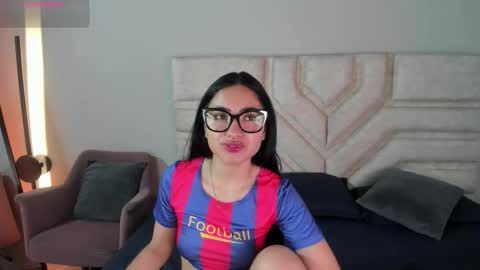 cherry_bunnyx online show from 01-07-26, 03:53