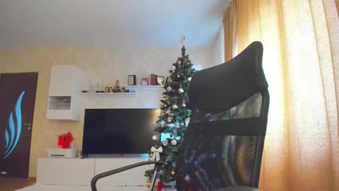 mayra online show from 01-25-25, 08:10