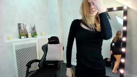 cherry_pr1ce online show from 12-12-24, 04:04