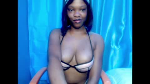 Snapshot of cherry_xchaos chatting on 06-15-26, 04:04 Sophie online show from 06-15-26, 04:04