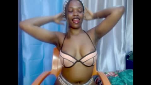 Snapshot of cherry_xchaos chatting on 06-23-26, 06:33 Sophie online show from 06-23-26, 06:33