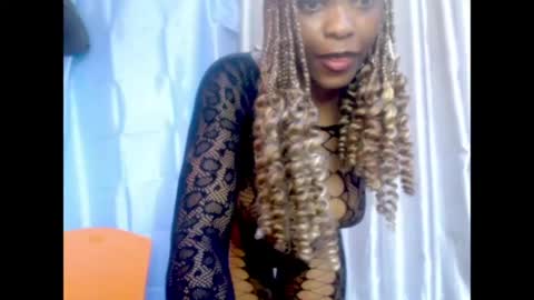 Snapshot of cherry_xchaos chatting on 07-04-26, 04:57 Sophie online show from 07-04-26, 04:57