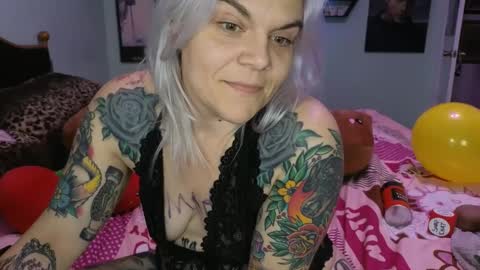 Snapshot of cherryb0mbb0mb chatting on 12-07-24, 10:34 CherryBombBomb online show from 12-07-24, 10:34