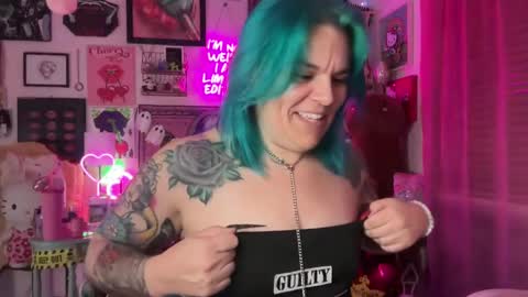 Snapshot of cherryb0mbb0mb chatting on 10-29-25, 04:15 CherryBombBomb online show from 10-29-25, 04:15