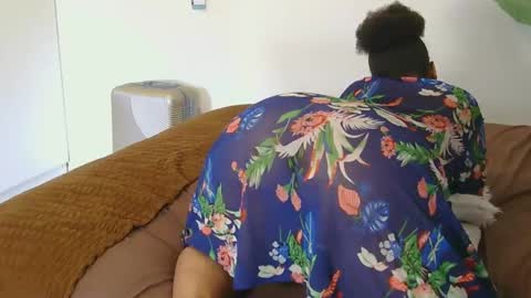 Snapshot of cherrybabexx chatting on 12-13-24, 03:32 Cherrybabe online show from 12-13-24, 03:32