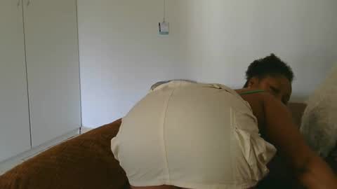 Snapshot of cherrybabexx chatting on 12-15-24, 02:37 Cherrybabe online show from 12-15-24, 02:37