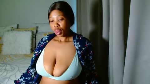 Snapshot of cherrybabexx chatting on 11-28-25, 07:44 Cherrybabe online show from 11-28-25, 07:44