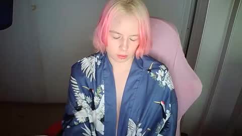Snapshot of cherrybaby_0 chatting on 05-25-26, 09:21 cherrybaby_0 online show from 05-25-26, 09:21