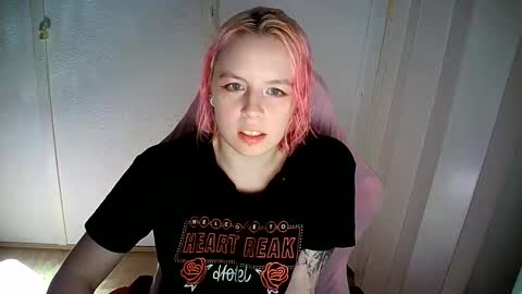 Snapshot of cherrybaby_0 chatting on 06-10-26, 09:03 cherrybaby_0 online show from 06-10-26, 09:03