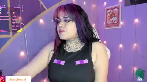  dayis independent model  online show from 09-13-25, 02:00