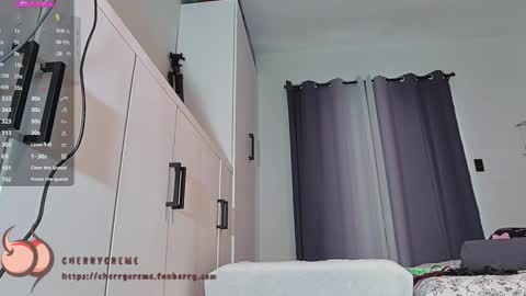 Cherry online show from 09-10-25, 02:22