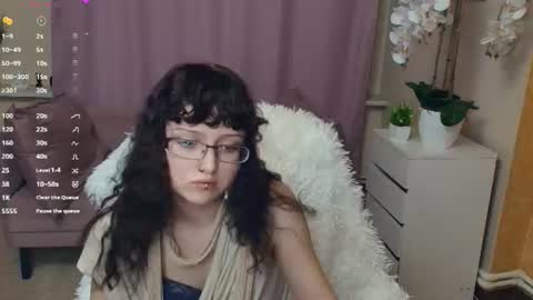 Isabel online show from 06-11-26, 07:56