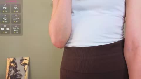 Snapshot of cherrymira chatting on 01-18-26, 05:06 Loise online show from 01-18-26, 05:06