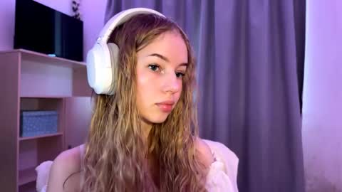 Evie online show from 10-21-25, 10:16