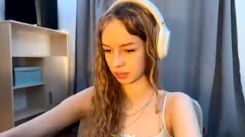 Evie online show from 11-03-25, 11:11