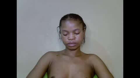 Snapshot of cherryxpussy chatting on 11-14-25, 05:17 cherryxpussy online show from 11-14-25, 05:17