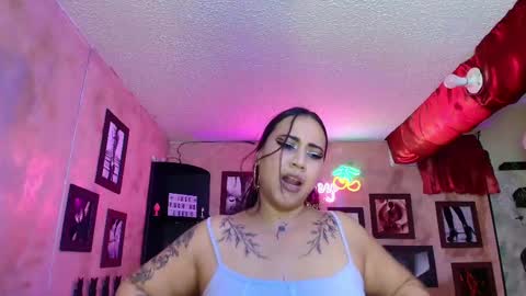 Snapshot of cherryy_bombshelll chatting on 09-15-25, 04:51 cherry online show from 09-15-25, 04:51