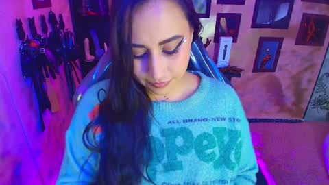 Snapshot of cherryy_bombshelll chatting on 10-06-25, 03:53 cherry online show from 10-06-25, 03:53