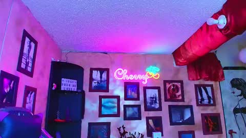 Snapshot of cherryy_bombshelll chatting on 10-24-25, 03:08 cherry online show from 10-24-25, 03:08