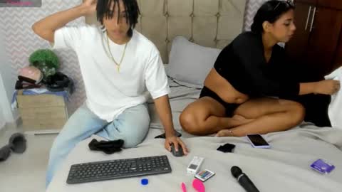 Snapshot of chery_l0v3 chatting on 01-02-25, 09:07 vero online show from 01-02-25, 09:07