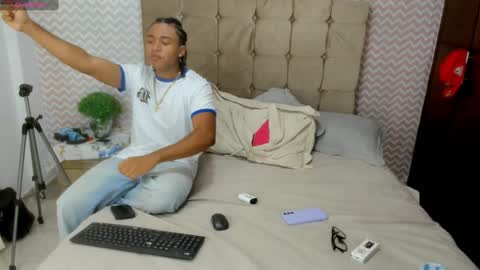 Snapshot of chery_l0v3 chatting on 01-07-25, 08:31 vero online show from 01-07-25, 08:31