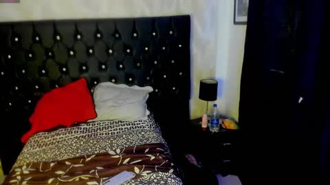 Snapshot of chery_l0v3 chatting on 02-06-25, 08:13 vero online show from 02-06-25, 08:13