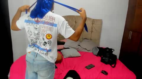 Snapshot of chery_l0v3 chatting on 03-08-25, 06:16 vero online show from 03-08-25, 06:16