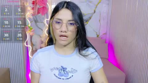 Snapshot of chiara_tay chatting on 05-26-26, 07:10 Chiara online show from 05-26-26, 07:10